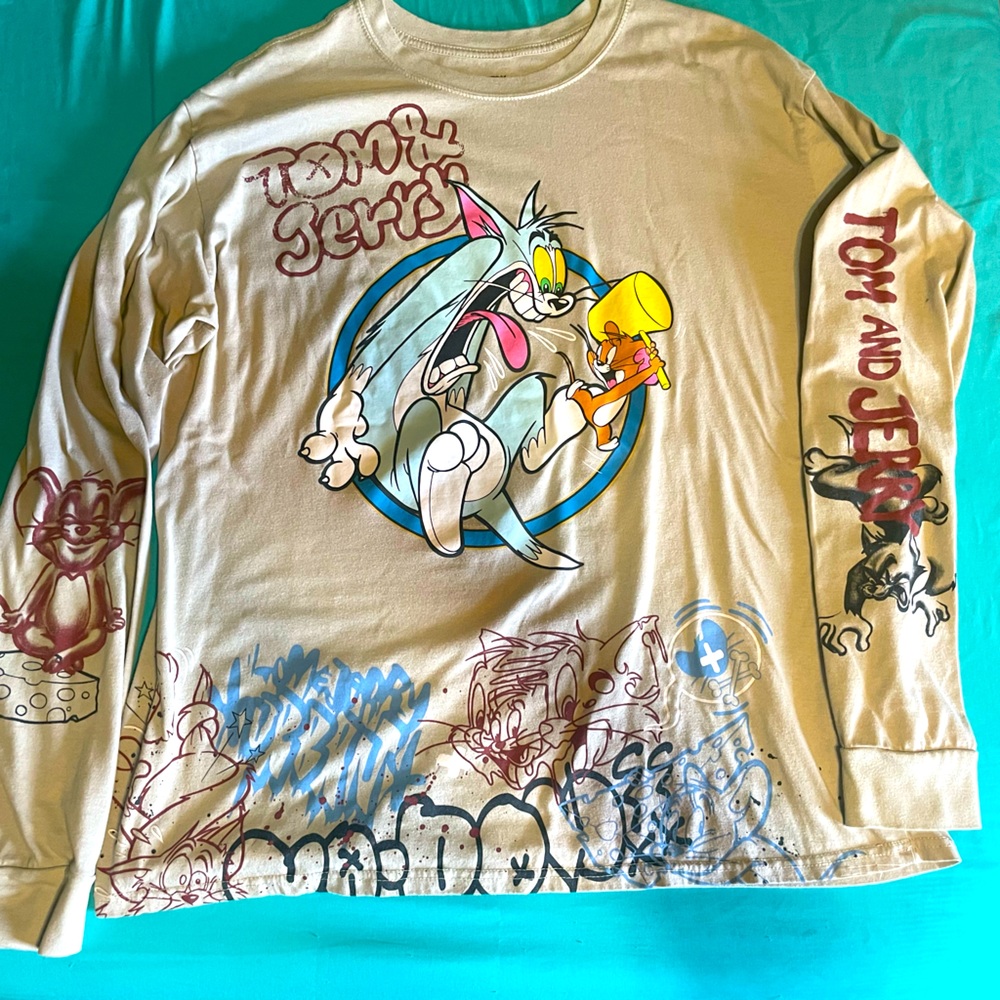 Tom and jerry graffiti long sleeve tee